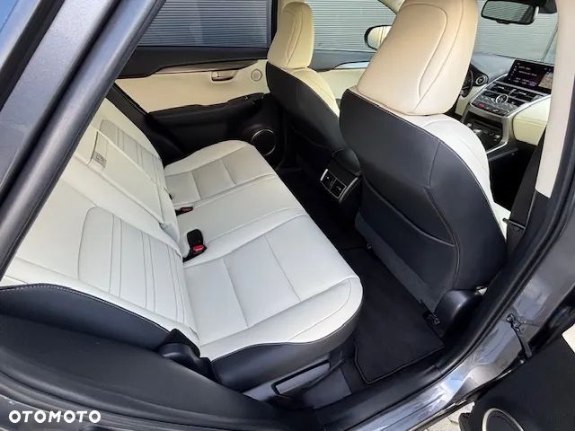 Lexus NX 300h F Impression AWD - 22