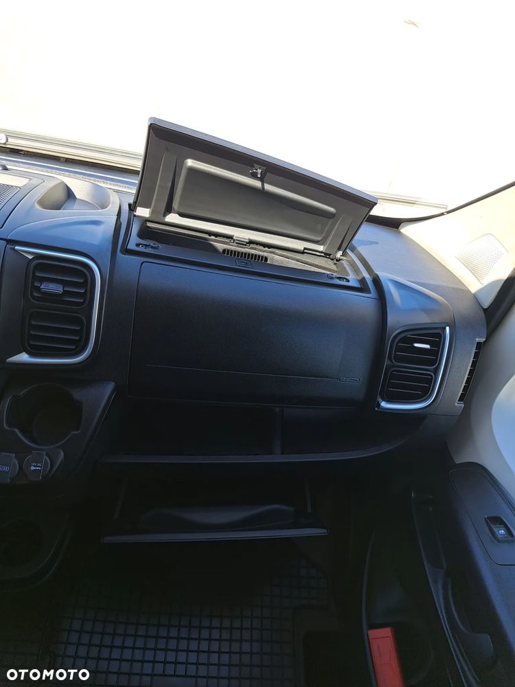 Fiat Ducato Kontener z windą - 40