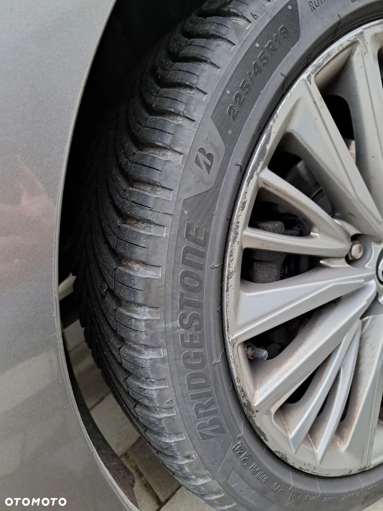 Toyota Avensis 2.0 Premium MS - 8