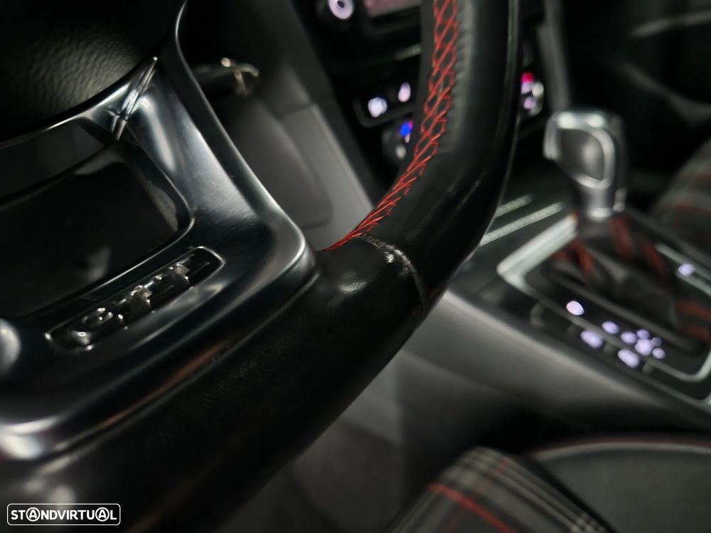 VW Golf 2.0 TSi GTi DSG - 11