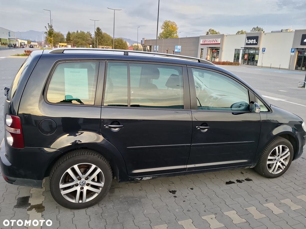 Volkswagen Touran - 4