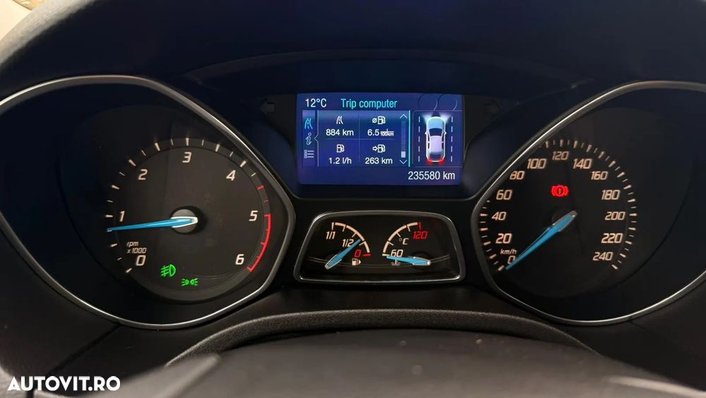 Ford Focus 1.6 TDCi DPF Start-Stopp-System Titanium - 16