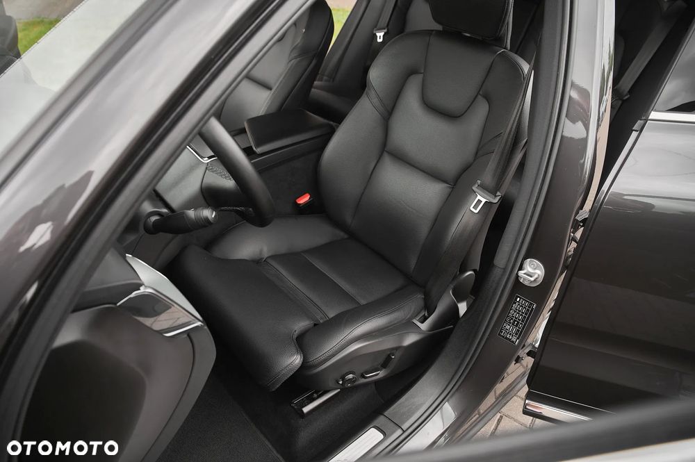 Volvo XC 60 B4 D Plus Bright - 23
