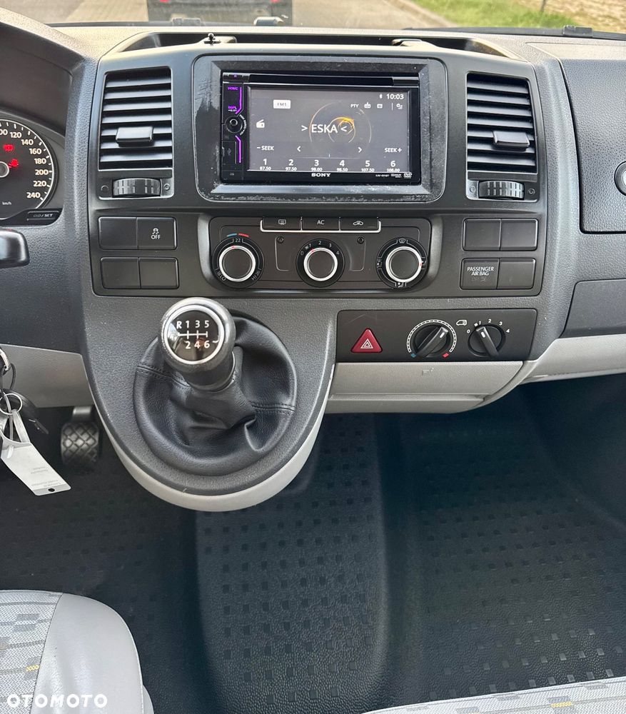 Volkswagen Caravelle - 22