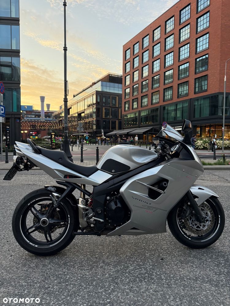 Triumph Sprint - 2