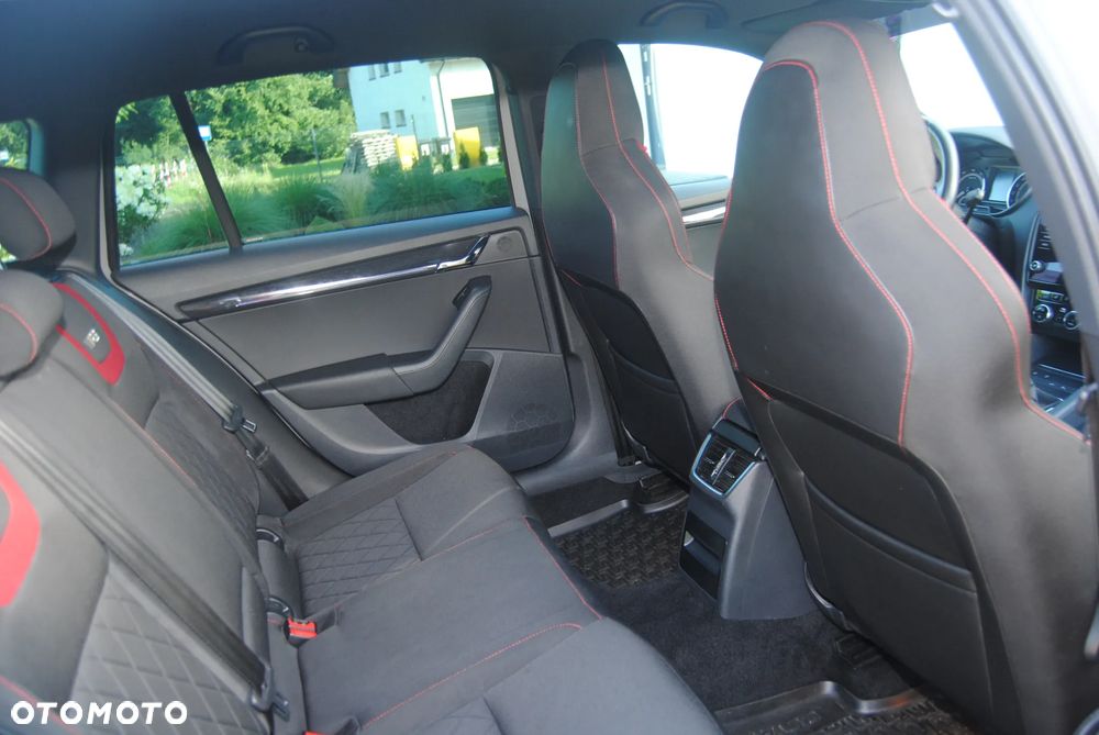 Skoda Octavia 2.0 TSI RS - 8