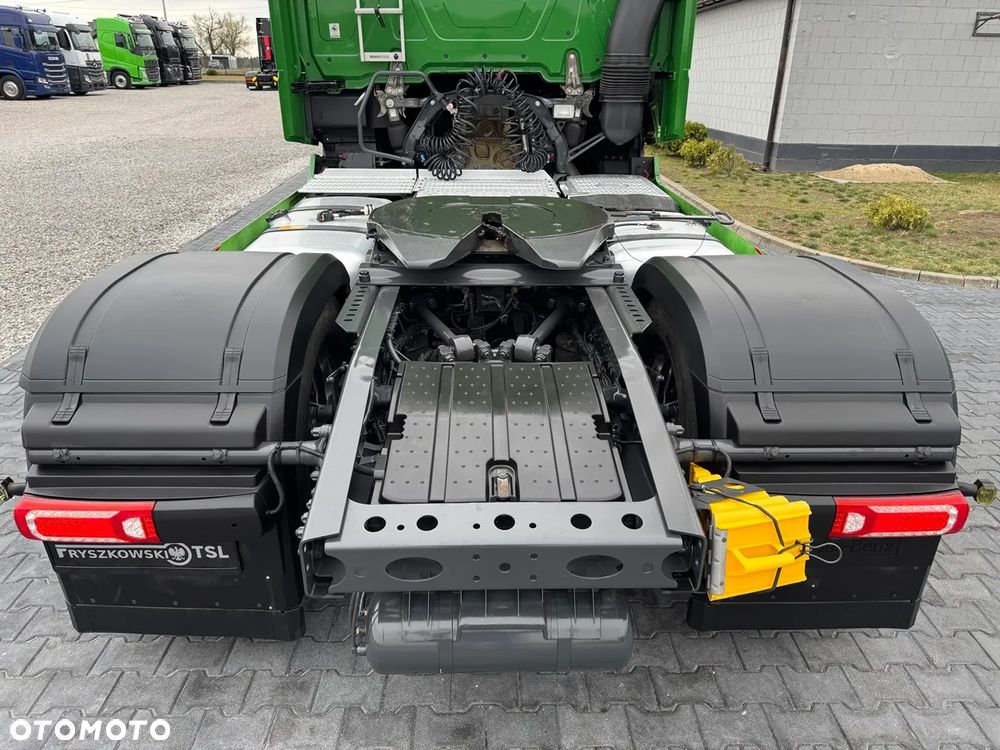 Mercedes-Benz ACTROS 1851 GIGA SPACE / ACC /SALONKA / NAVIGACJA / DWA ŁÓŻKA - 19