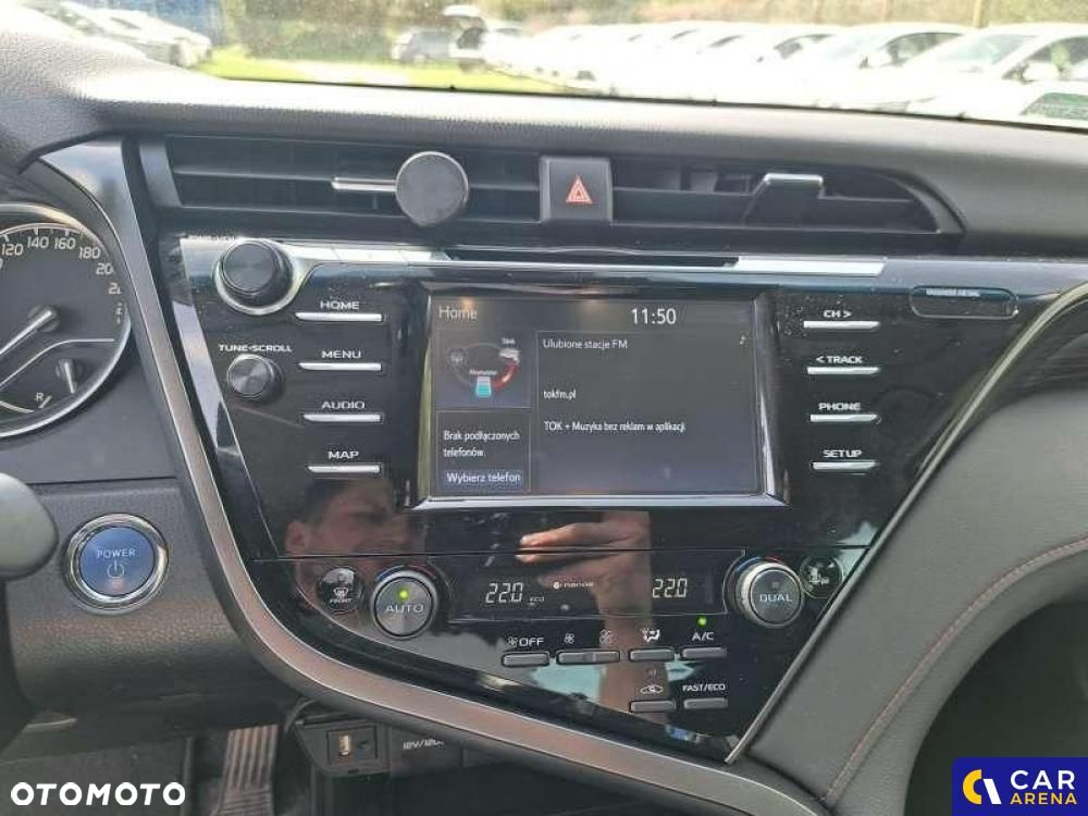 Toyota Camry - 23