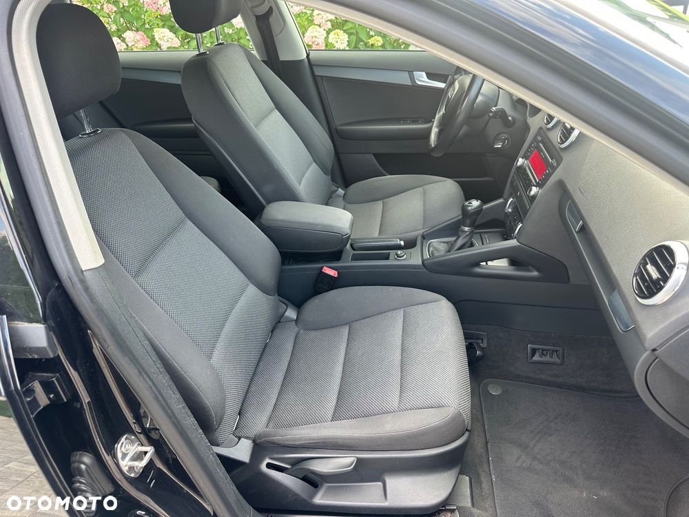 Audi A3 Sportback 1.6 TDI DPF Ambiente - 13