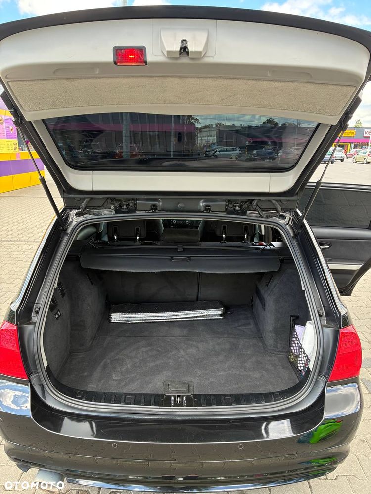 BMW Seria 3 318d - 11