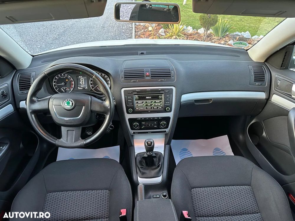 Skoda Octavia 1.6 TDI Ambiente - 9