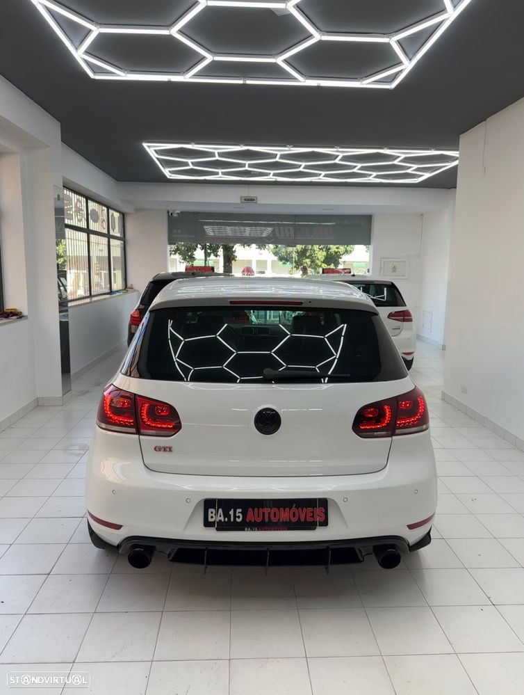 VW Golf 2.0 GTI adidas - 5