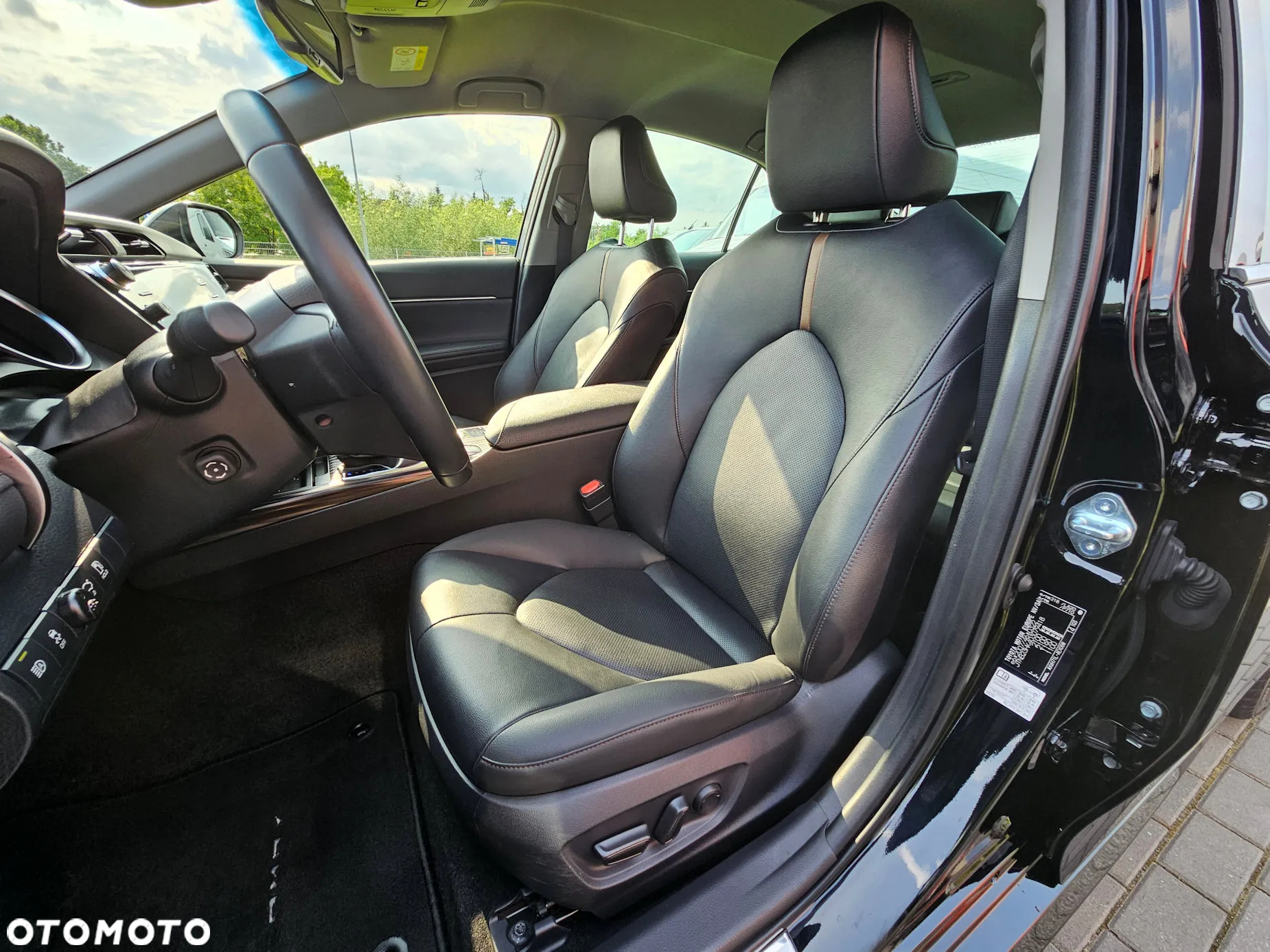 Toyota Camry 2.5 Hybrid Executive CVT - 9