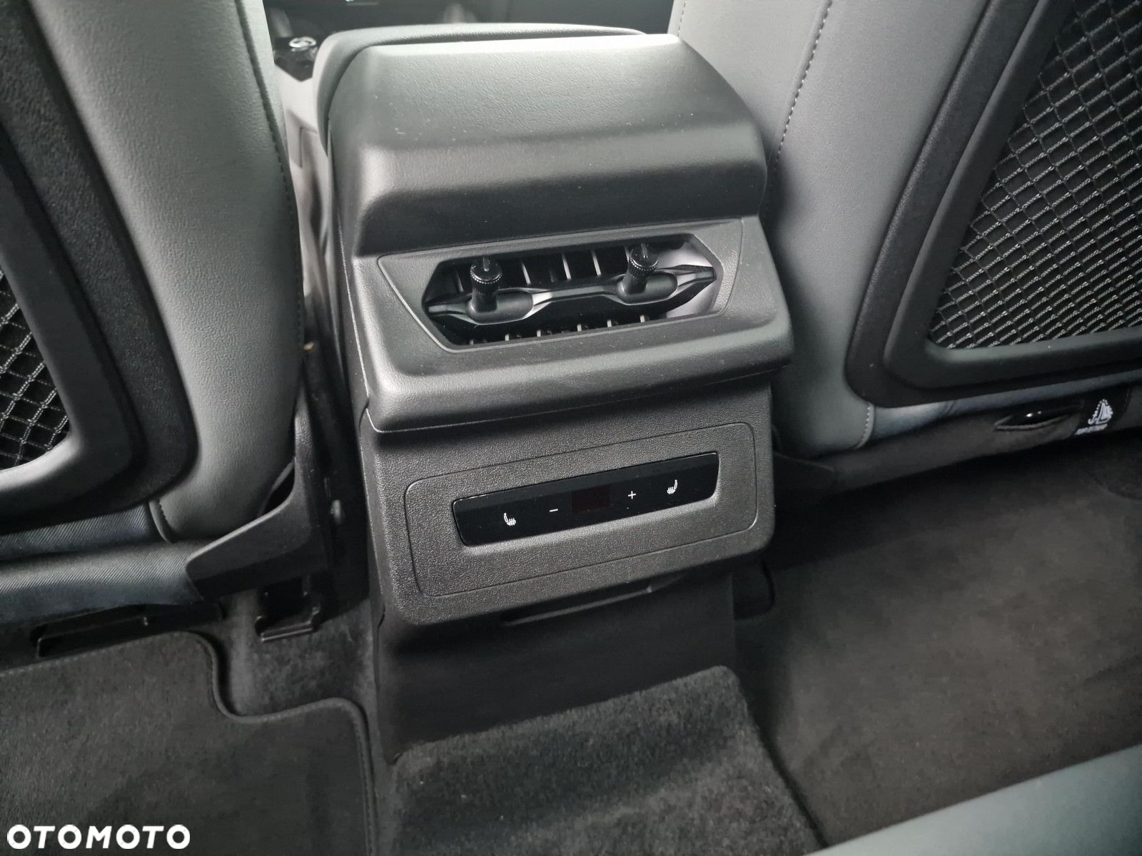 Audi Q6 e-tron - 25