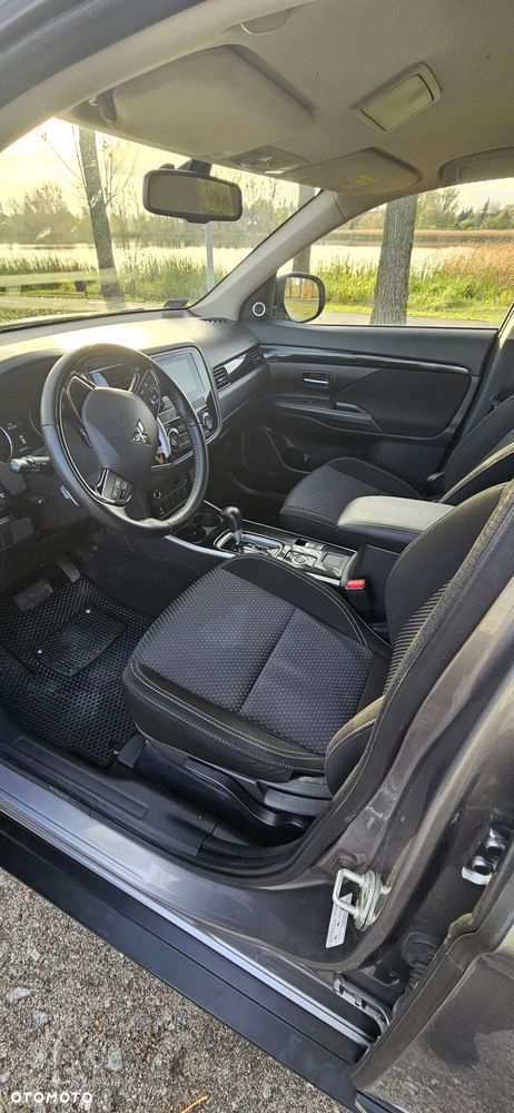 Mitsubishi Outlander 2.0 Intense 4WD CVT - 9