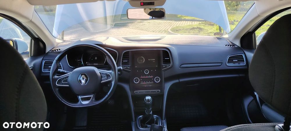 Renault Megane ENERGY TCe 130 Start & Stop Paris Business - 25