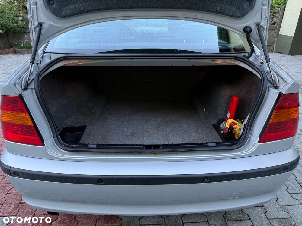 BMW Seria 3 - 24
