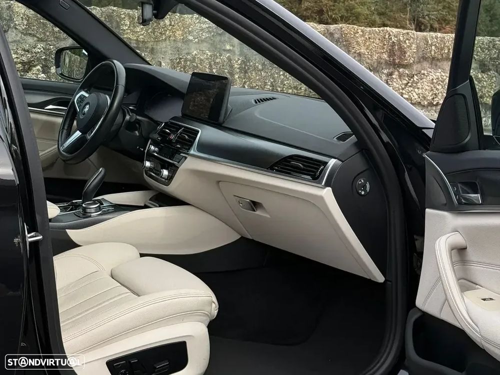 BMW 530 e Pack M - 11