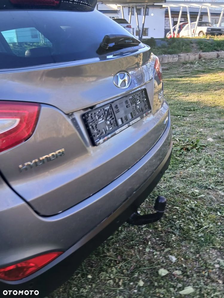 Hyundai ix35 2.0 CRDi 4WD Automatik Fifa World Cup Gold Edition - 14