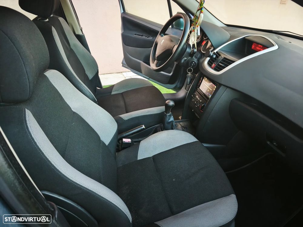 Peugeot 207 1.4 HDi Premium - 20