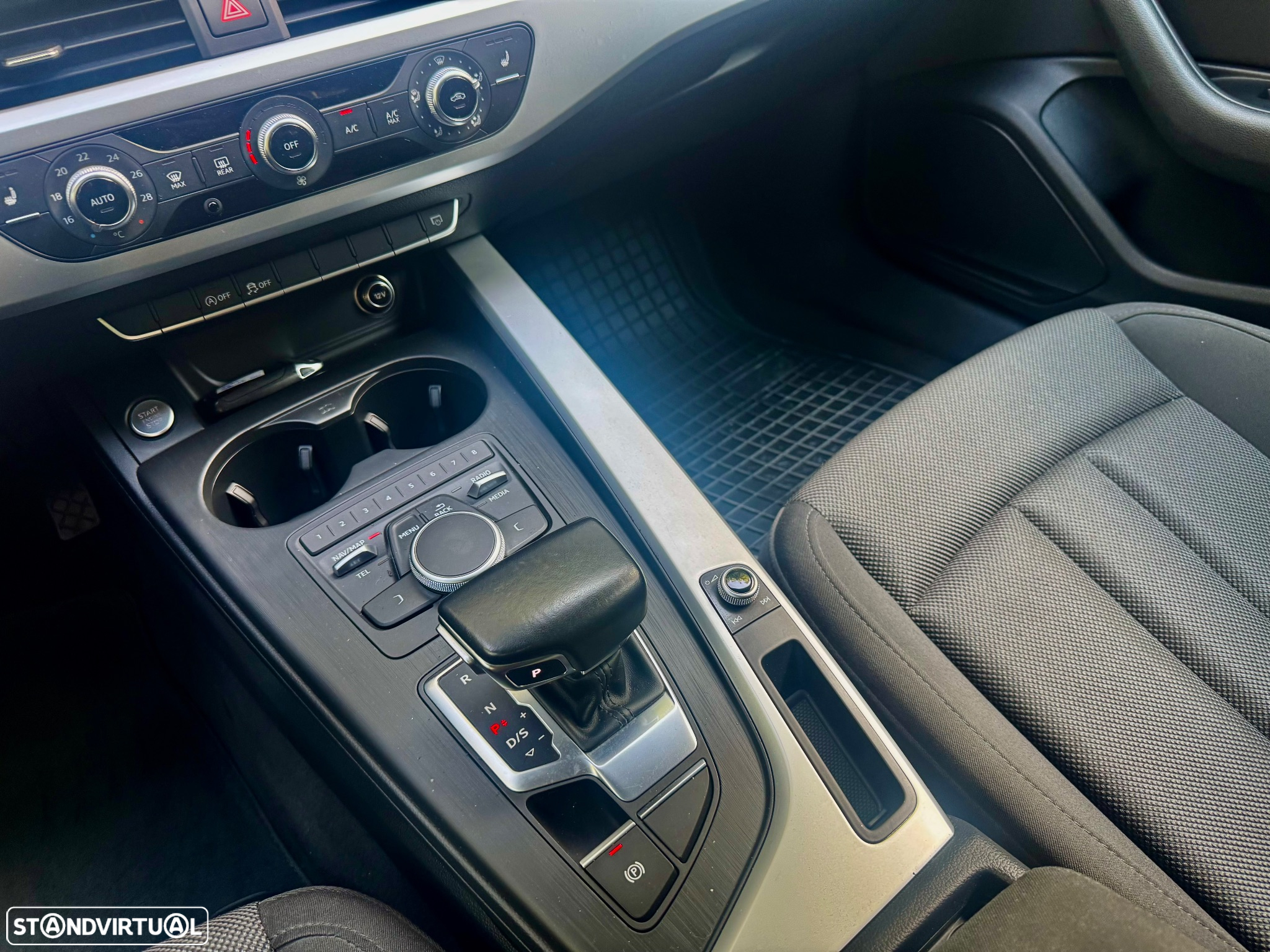 Audi A4 Avant 2.0 TDI Advance S tronic - 16