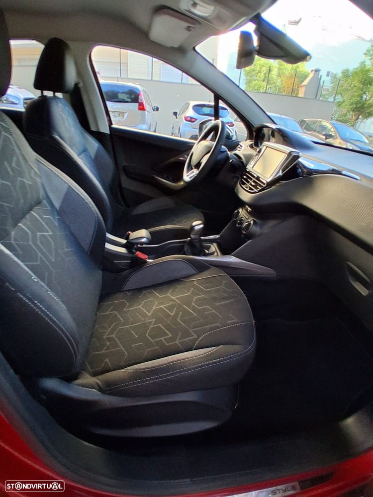 Peugeot 2008 - 23