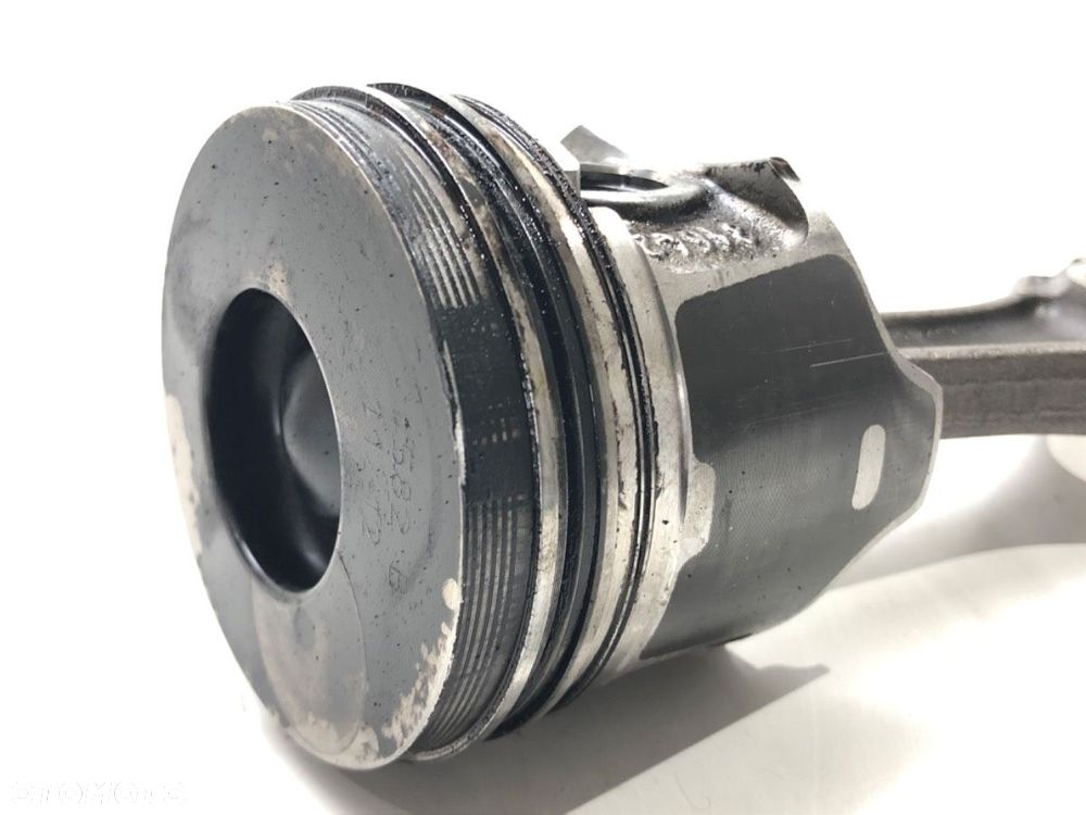 TŁOK Z KORBOWODEM  MICROCAR M8 M8 LDW442 31642 - 3