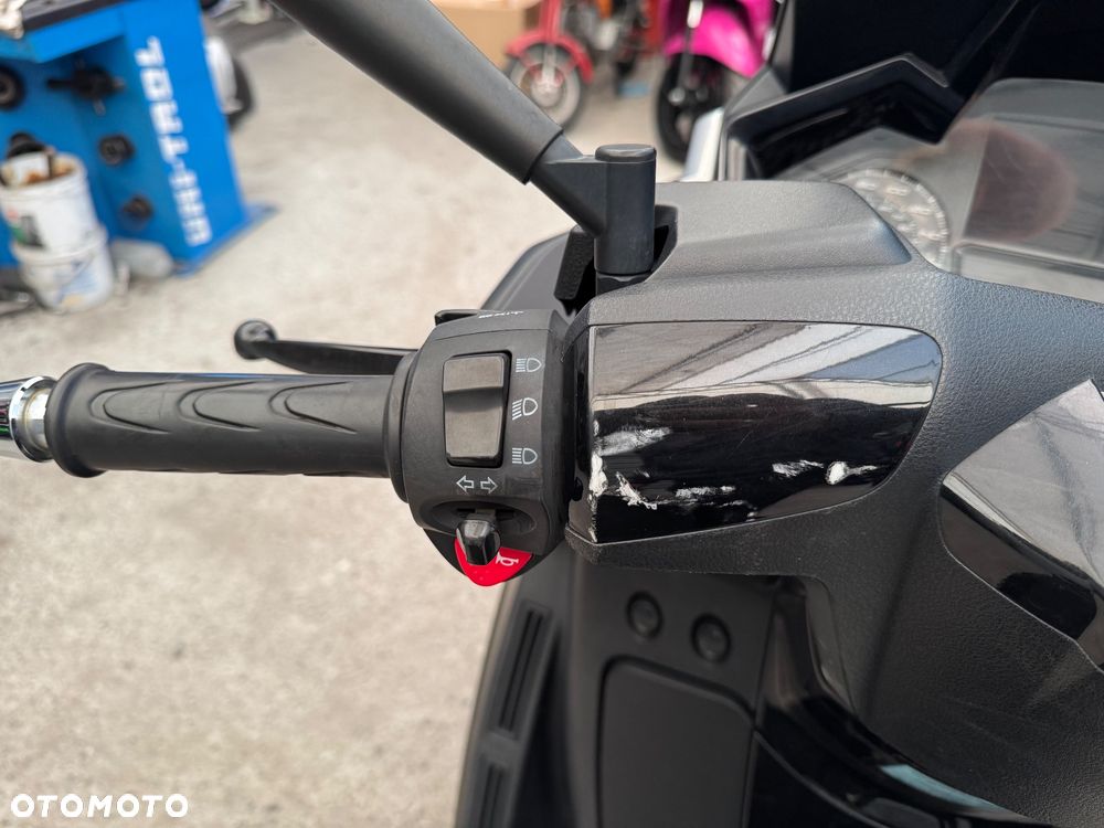 Peugeot Metropolis - 13