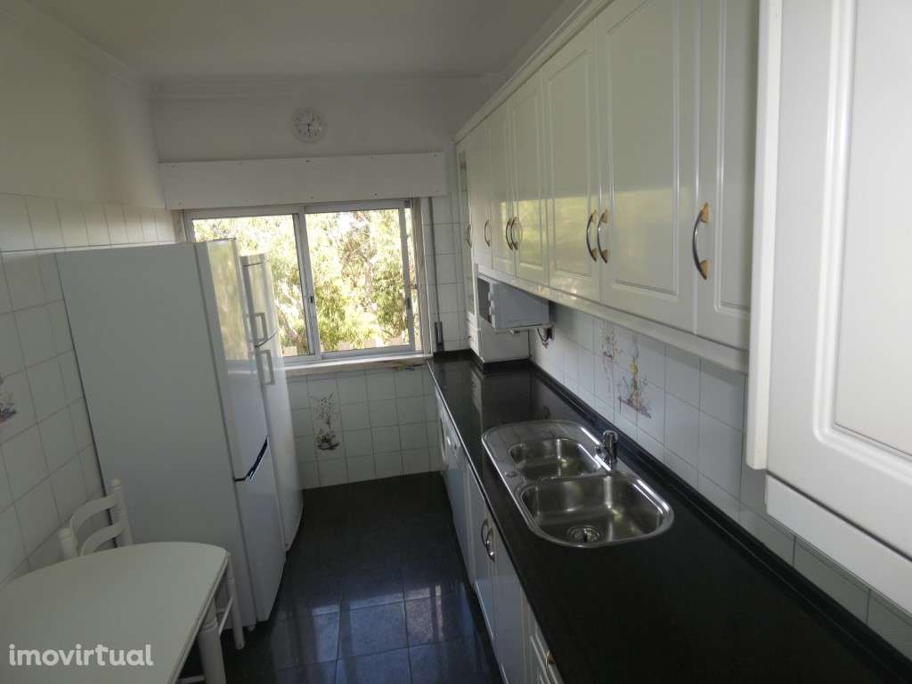Apartamento T3 com boas áreas na Mina de Agua-Amadora - Grande imagem: 2/29