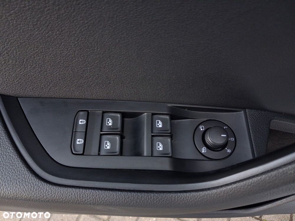 Skoda Superb 2.0 TDI SCR Ambition DSG - 27