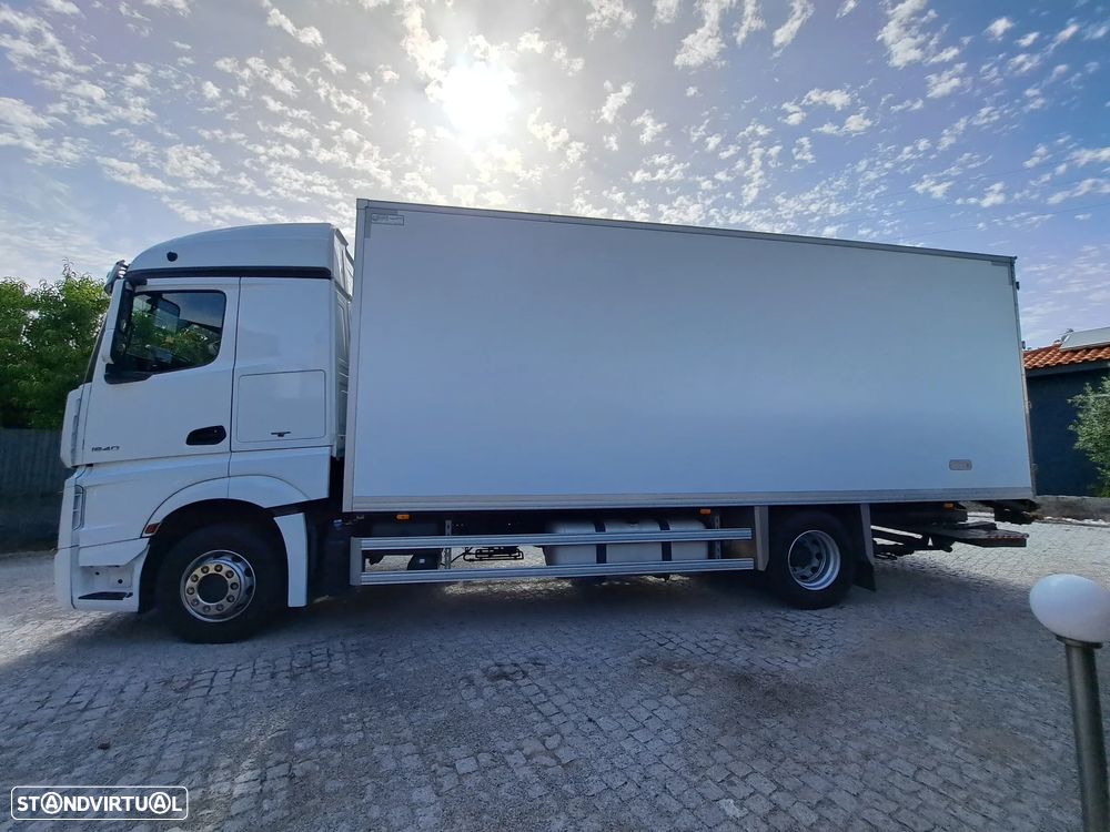 Mercedes Benz Actros 1840 Bluetec 6 18TN c/ Plataforma - 20