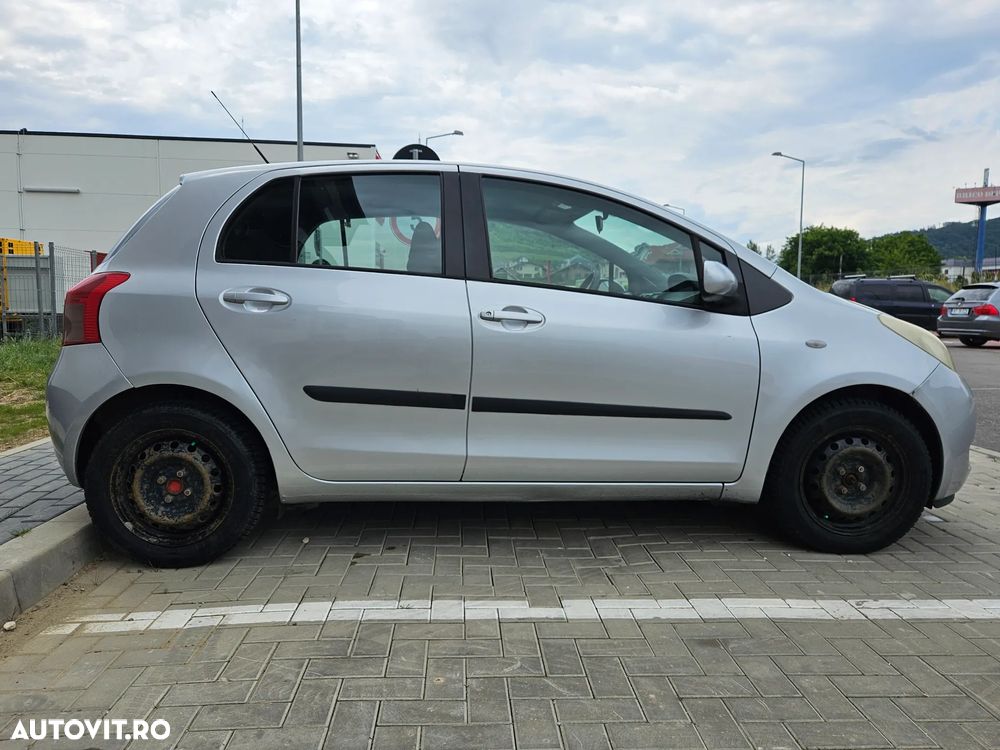 Toyota Yaris - 4