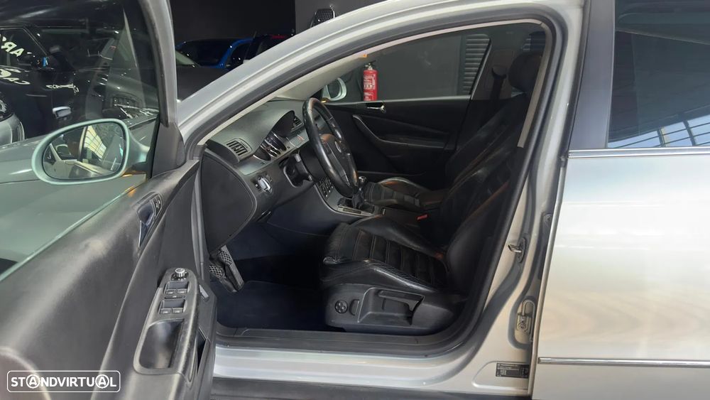 VW Passat Variant 2.0 TDI Highline - 12