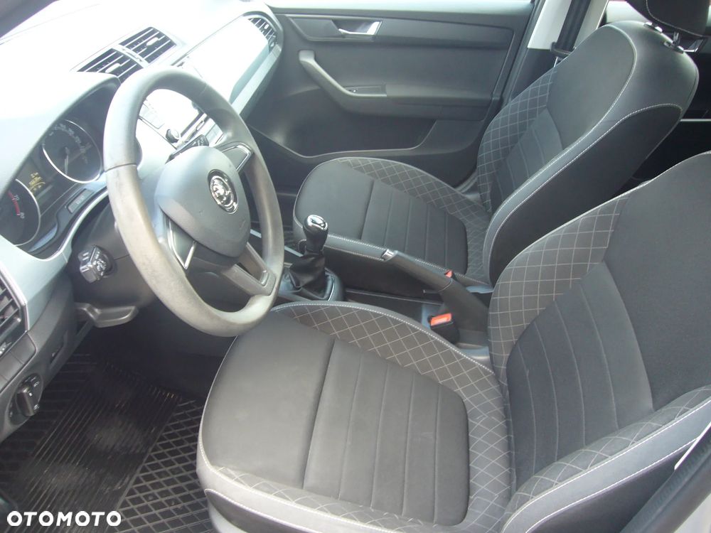 Skoda Fabia 1.0 TSI Ambition - 11