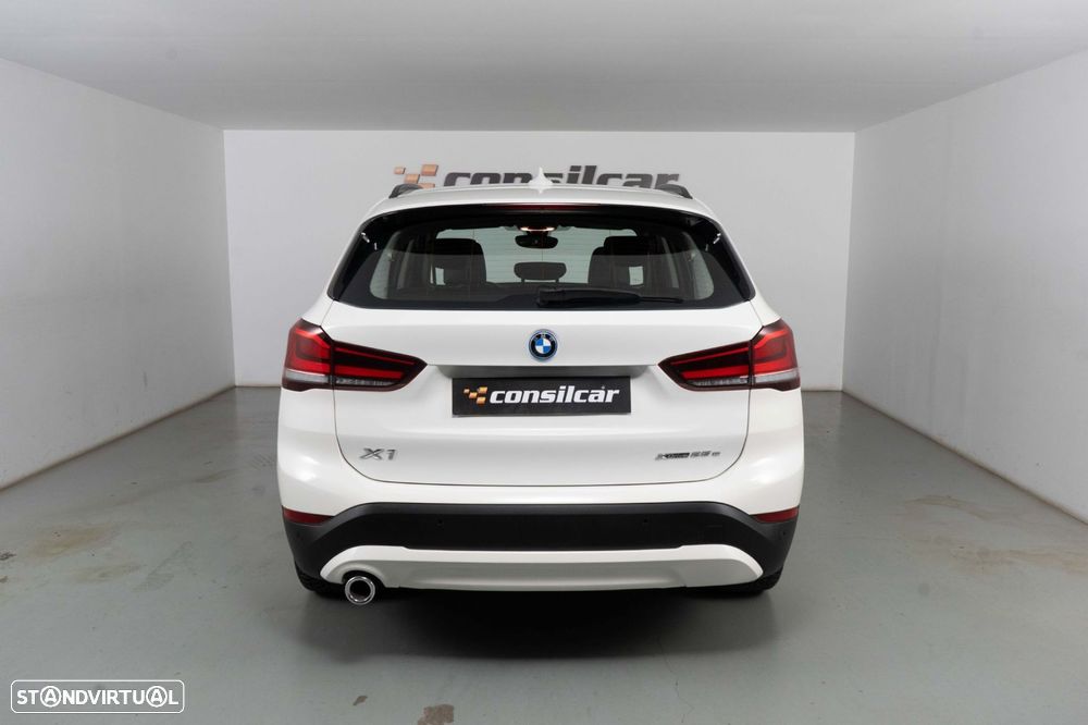 BMW X1 25 e xDrive Corporate Edition - 6