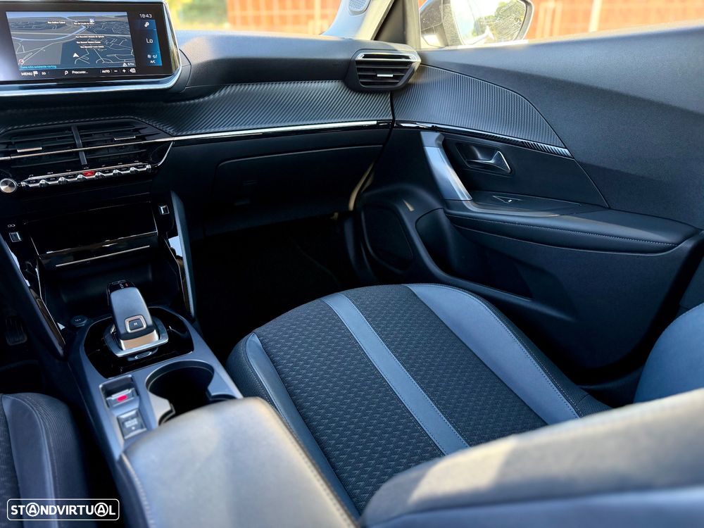 Peugeot 2008 PureTech 130 EAT8 Allure - 6
