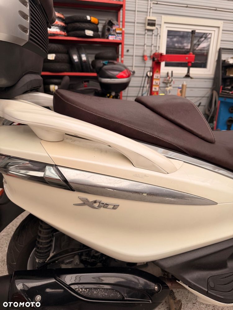 Piaggio X10 - 13