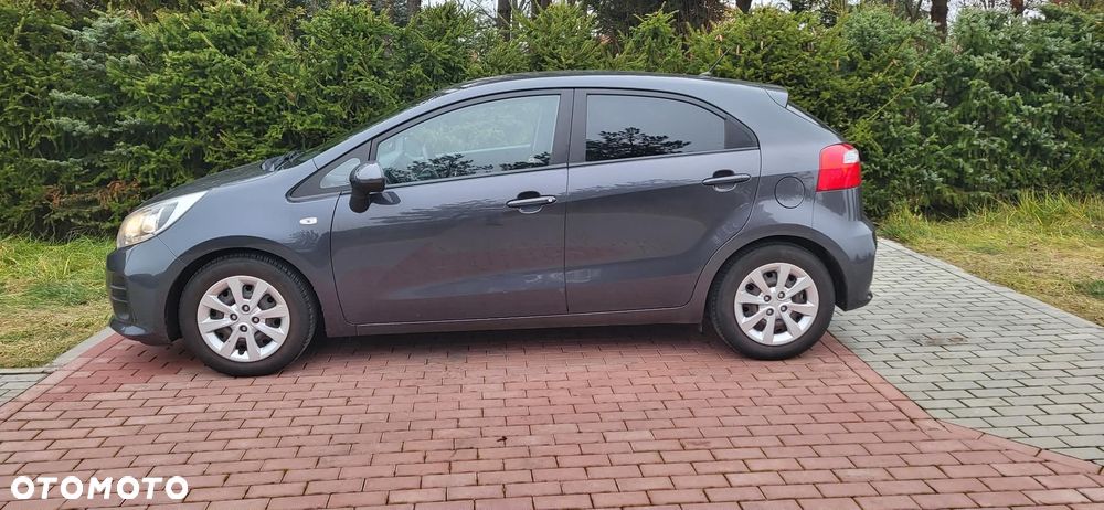 Kia Rio 1.4 M - 12