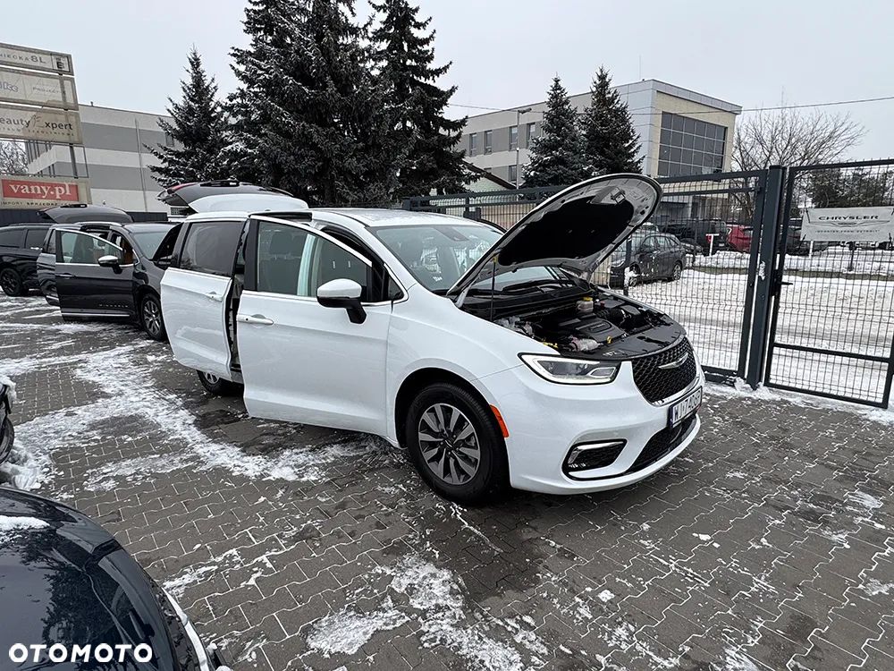 Chrysler Pacifica - 23