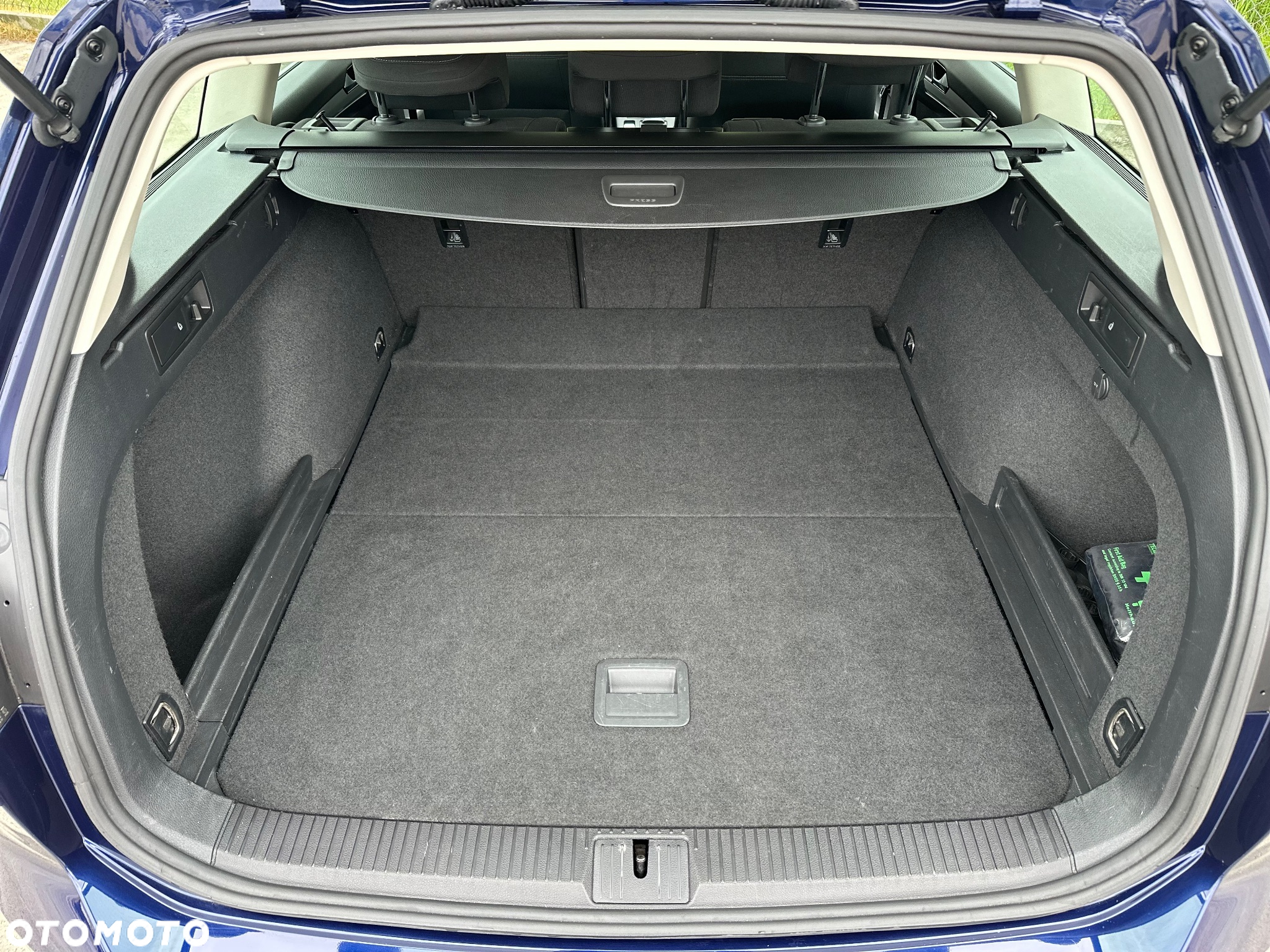 Volkswagen Passat Variant 2.0 TDI (BlueMotion Technology) Highline - 8