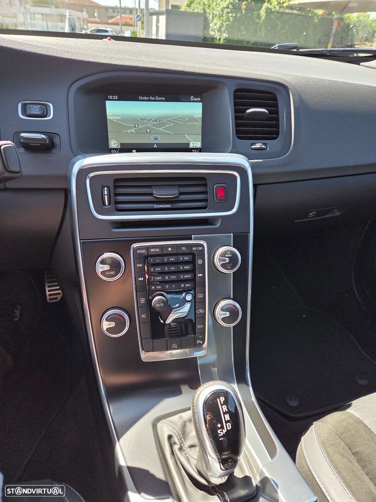 Volvo S60 2.0 D4 R-Design Momentum Geartronic - 23