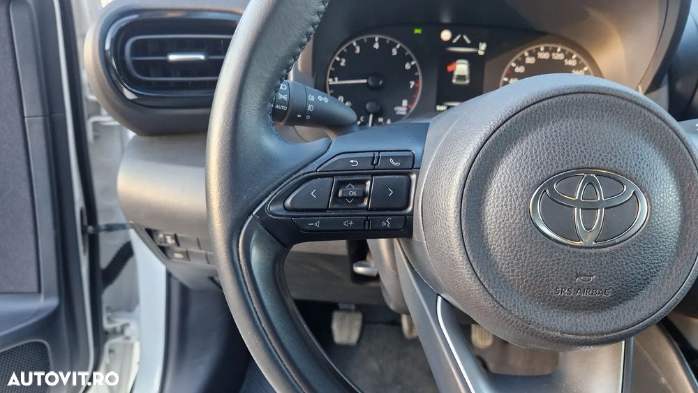 Toyota Yaris 1.5 L Dynamic - 15