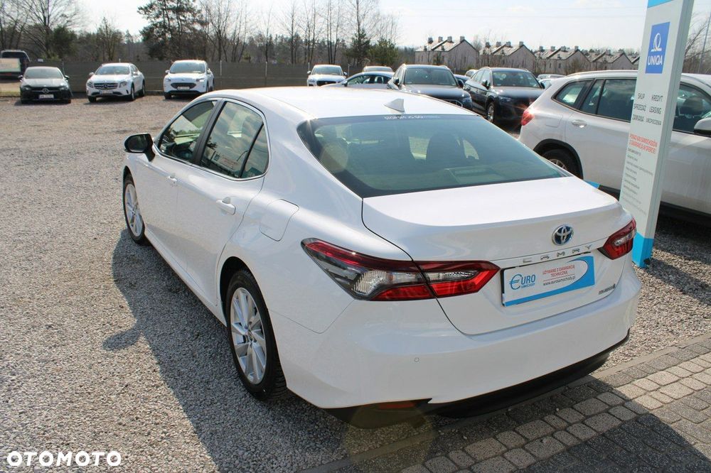 Toyota Camry - 8
