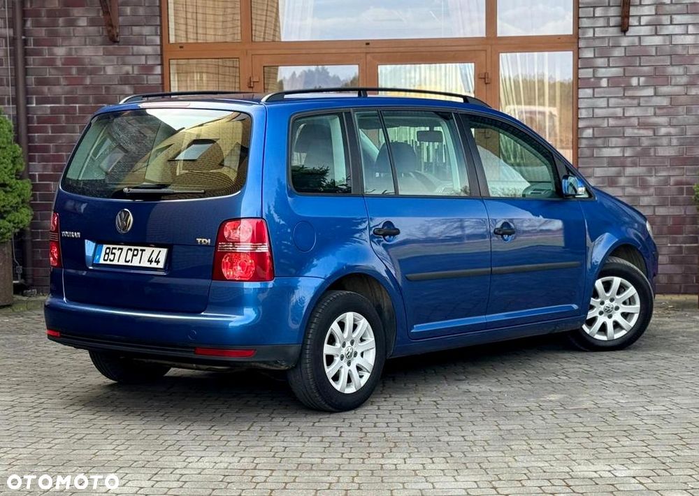 Volkswagen Touran - 20