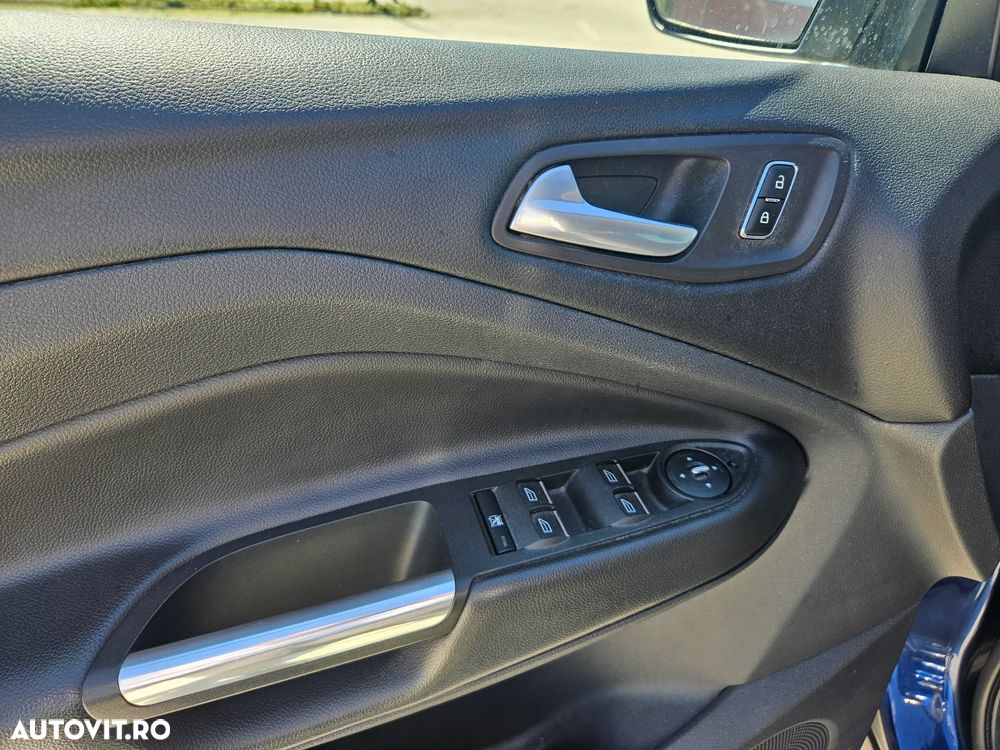 Ford Kuga 2.0 TDCi Powershift 4WD Titanium - 10