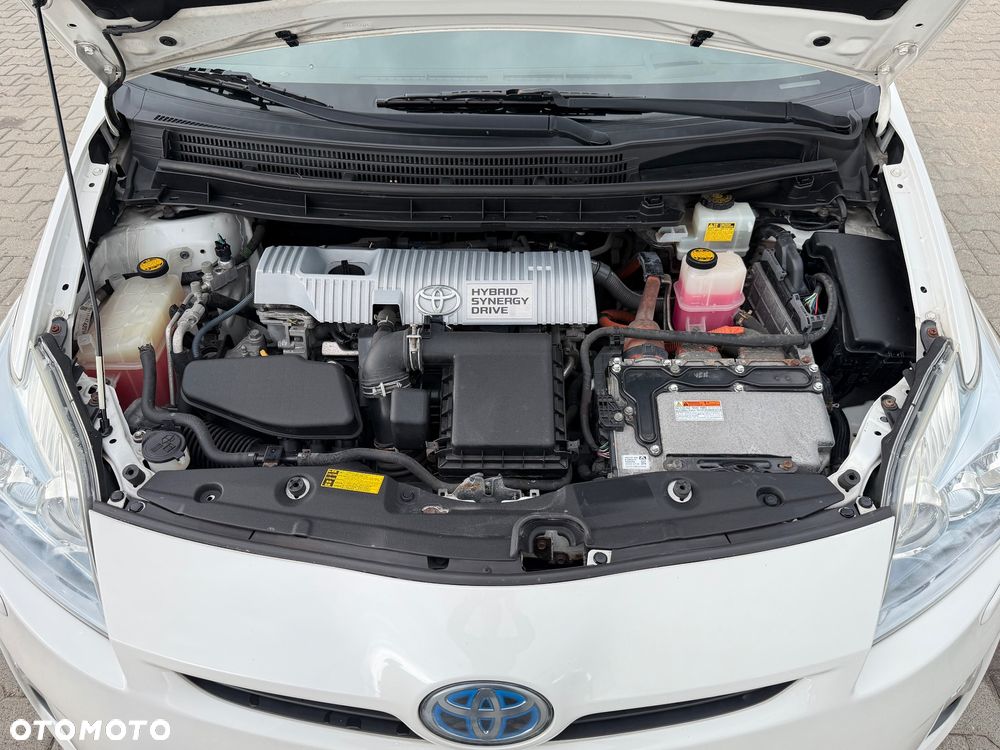 Toyota Prius 1.8 HSD Premium - 33