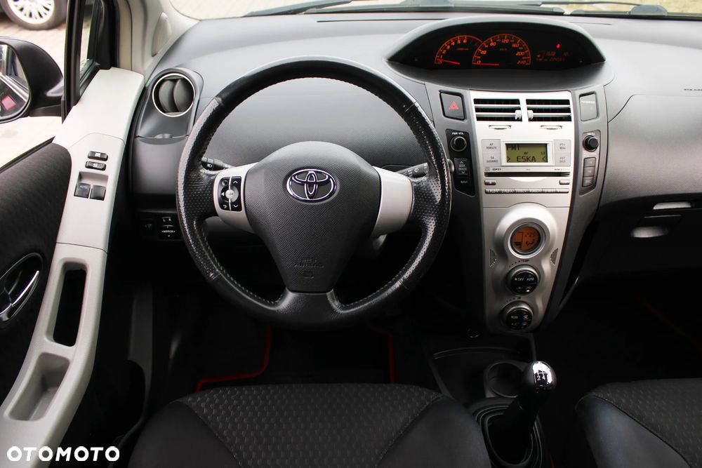 Toyota Yaris 1.8 VVT-i TS - 14