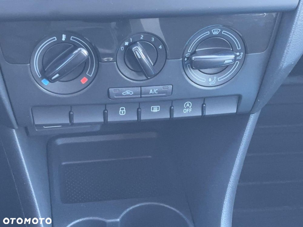 Skoda RAPID 1.0 TSI Ambition - 21