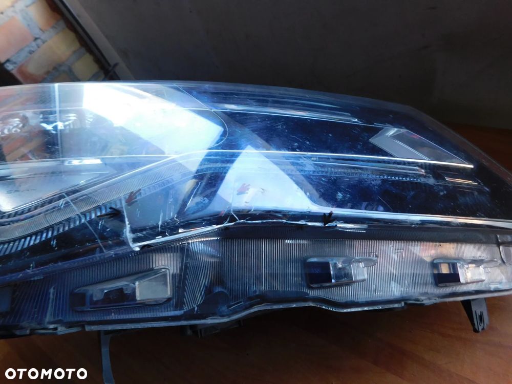 lampa prawa przód SEAT ATECA LED  EUROPA - 7