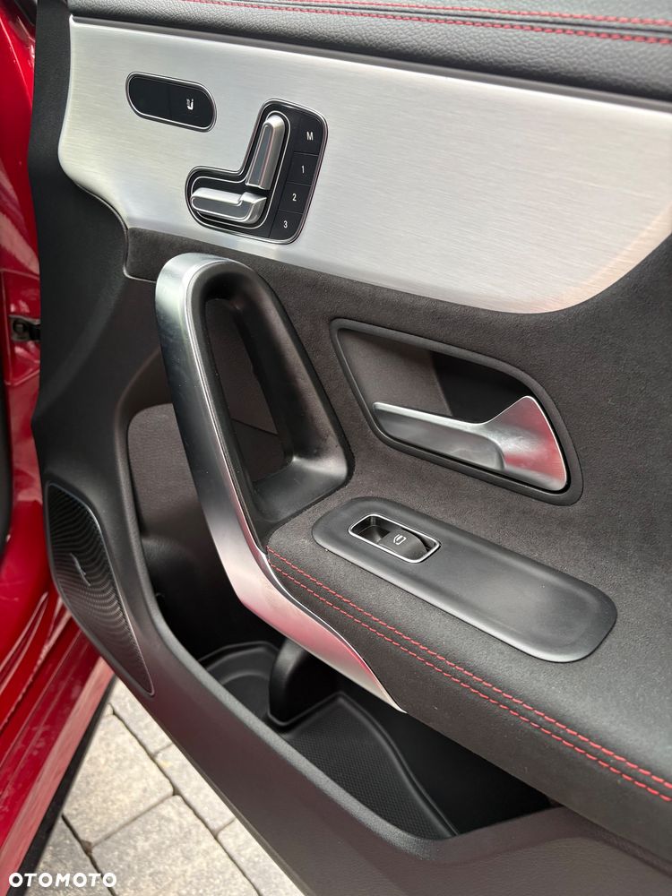 Mercedes-Benz CLA AMG 35 4-Matic 7G-DCT - 33